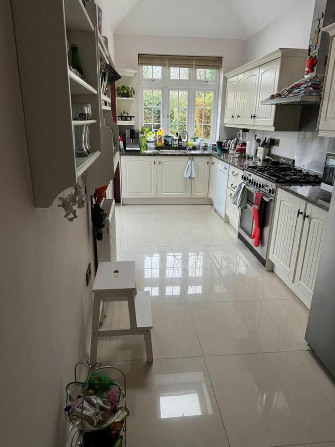 Cosy And Lovely 4-Bed House In Stanmore Стенмор Екстер'єр фото