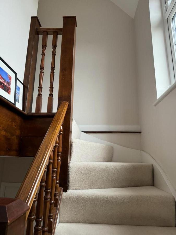 Cosy And Lovely 4-Bed House In Stanmore Стенмор Екстер'єр фото